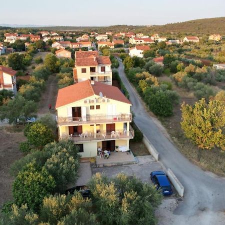 Apartments Antonija Sukosan Luaran gambar