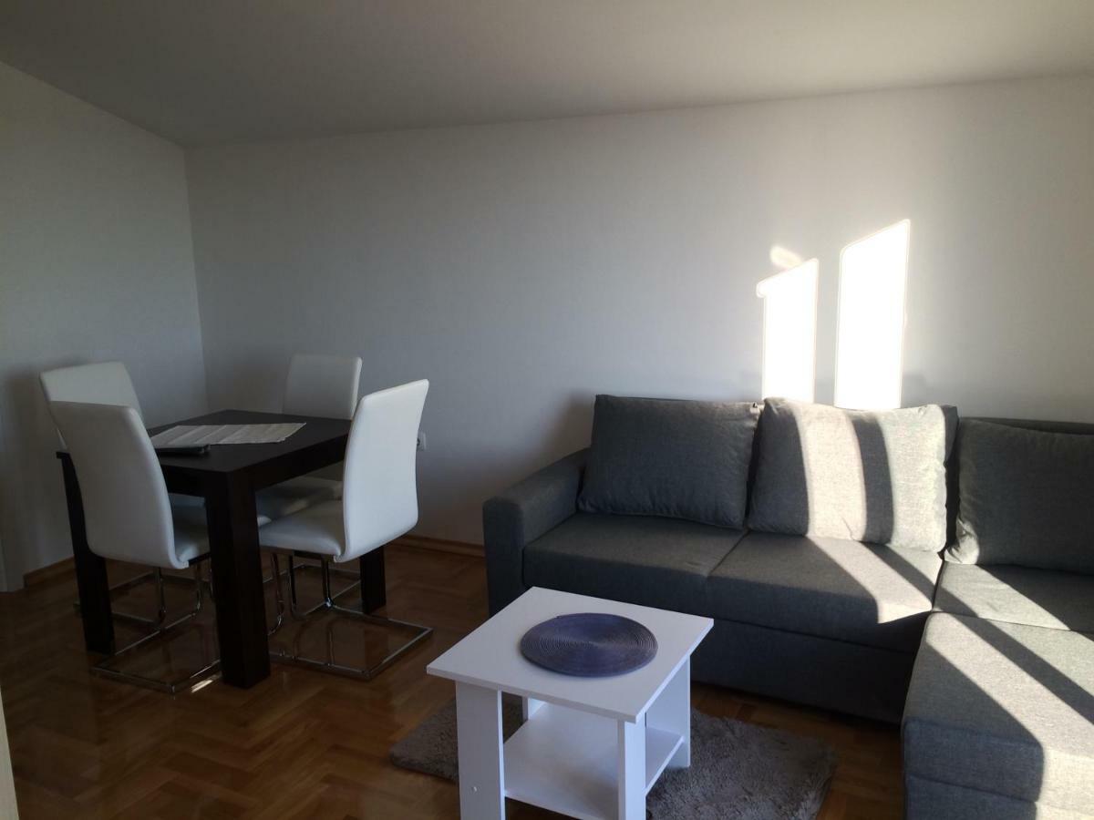 Apartments Antonija Sukosan Luaran gambar