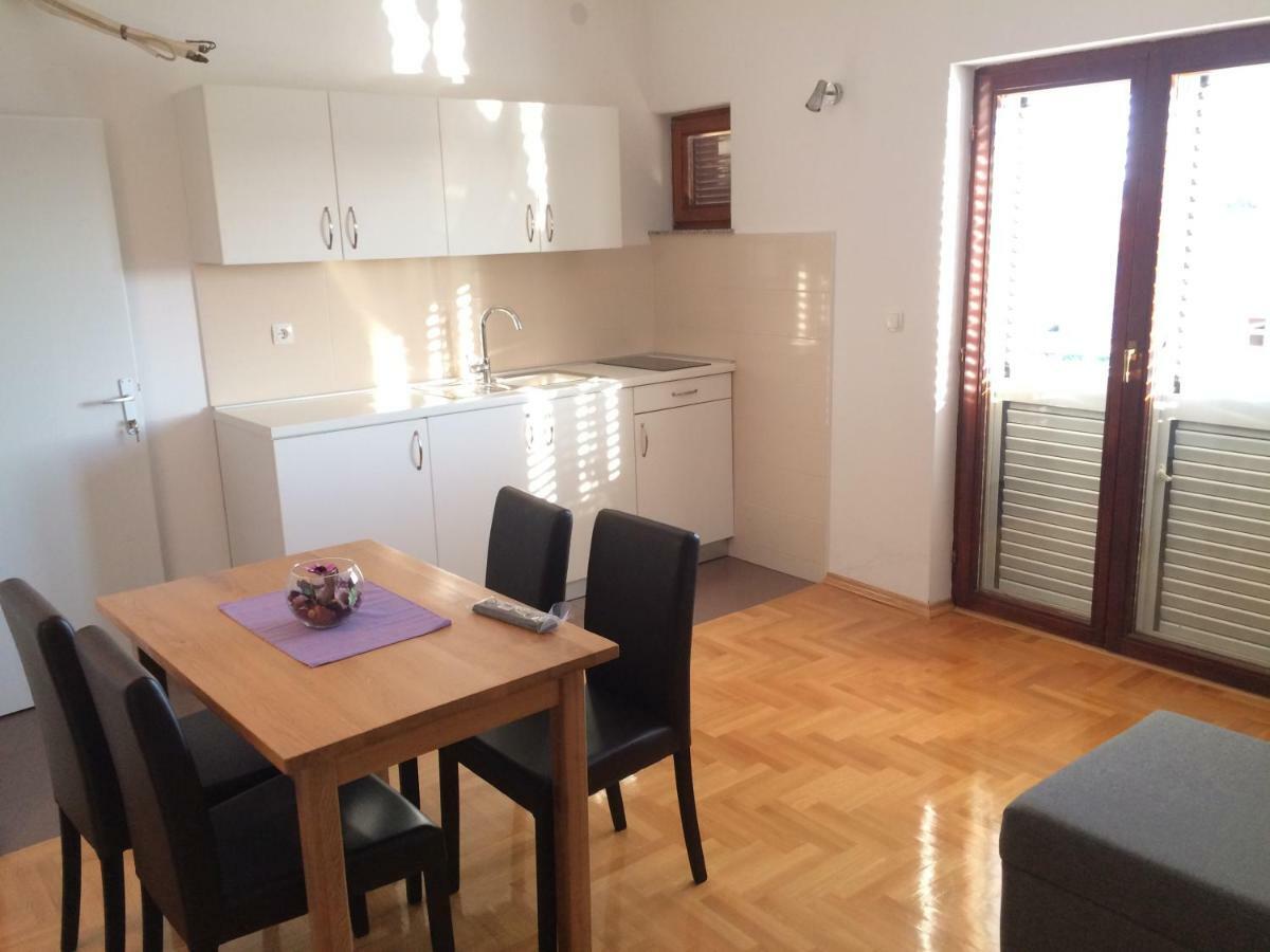 Apartments Antonija Sukosan Luaran gambar